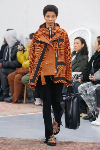 Look 48